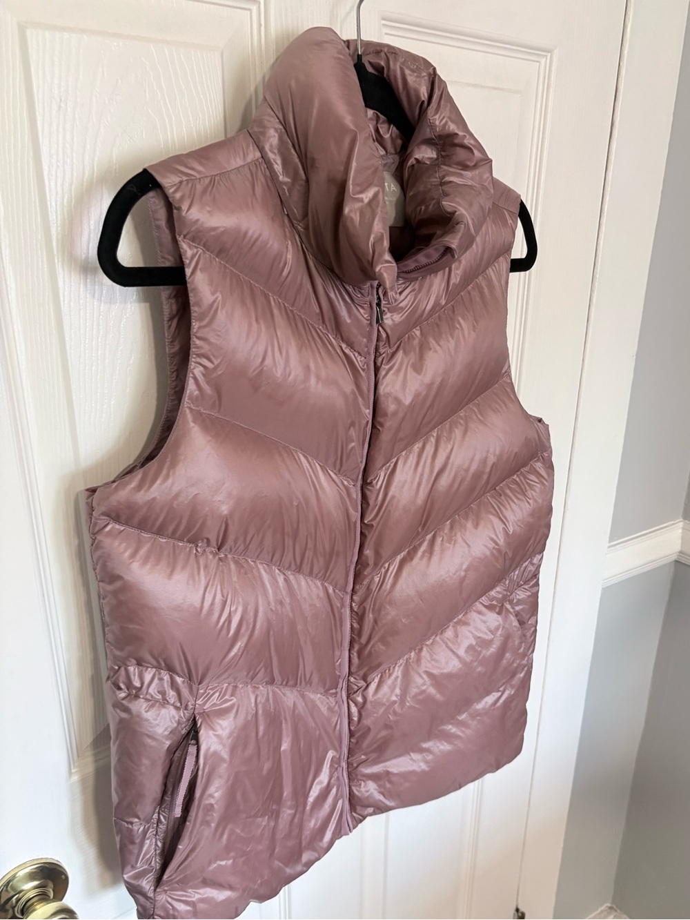 Athleta Goose Down Puffer Vest Womens Medium Pink Metallic Quilted Athleisure - Picture 3 of 10
